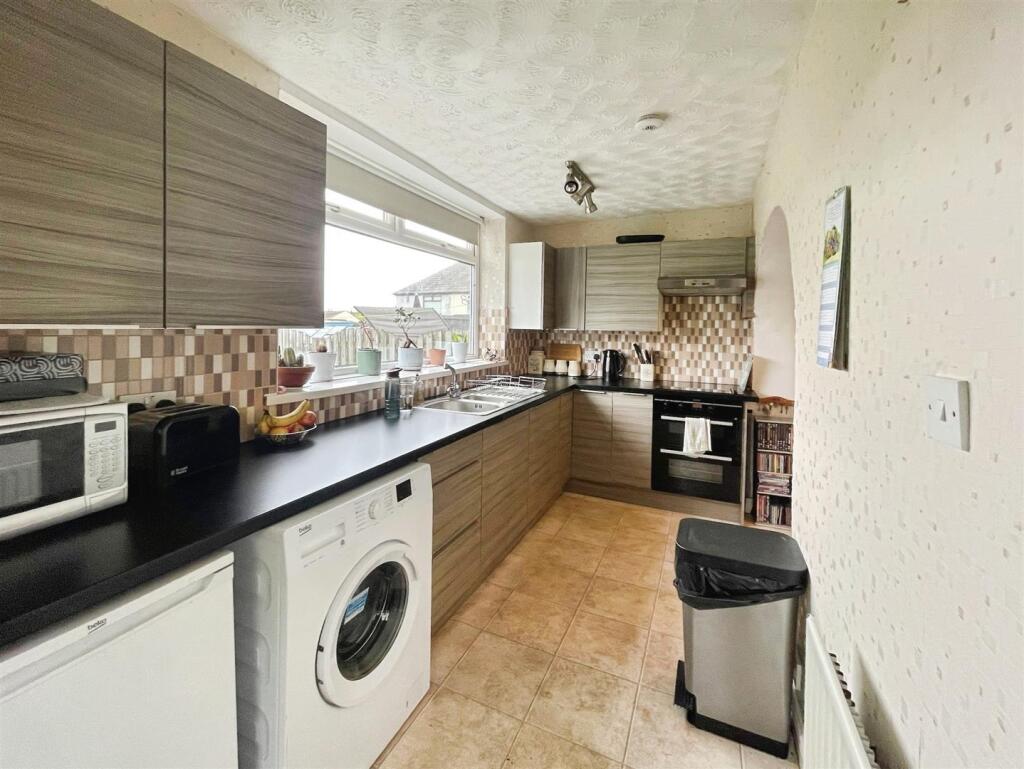 Additional image 20 of Farfield Grove, Bradford, BD6