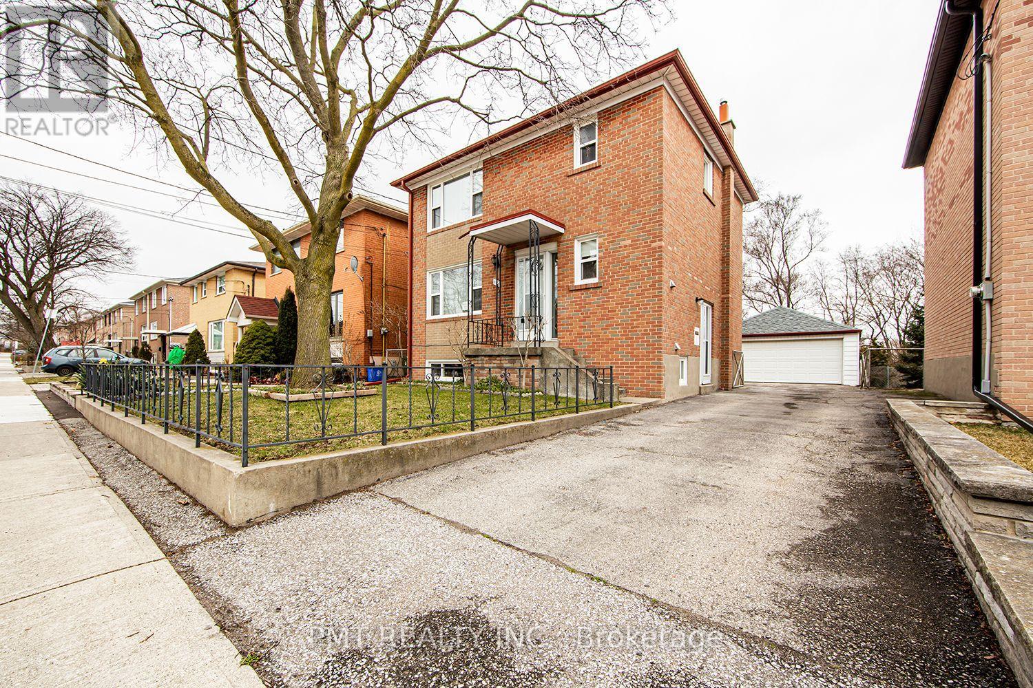BSMT - 124 EDINBOROUGH COURT|Toronto (Rockcliffe-Smythe), Ontario M6N2E8