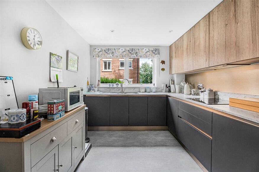 Additional image 18 of Roundwood Lane, Harpenden, AL5