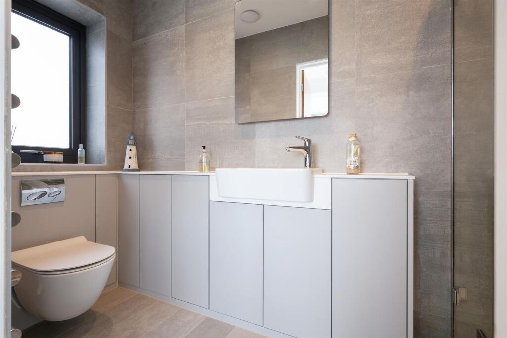 Additional image 24 of Elms Avenue, Lilliput