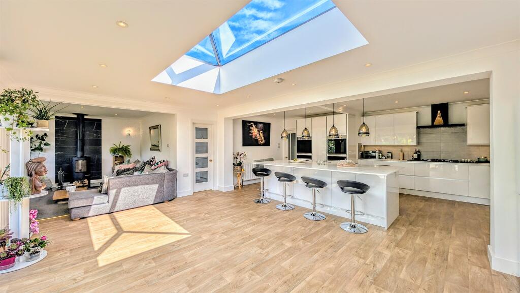 Additional image 4 of Central Avenue, Worthing