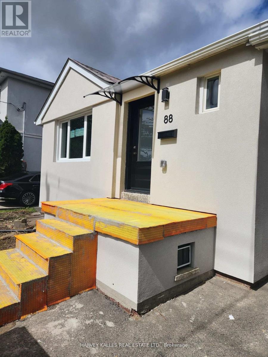 BSMT B - 88 MCALLISTER ROAD|Toronto (Clanton Park), Ontario M3H2N3