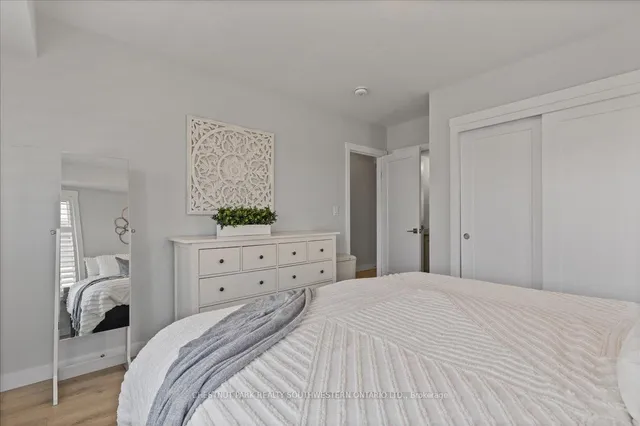 Additional image 18 of 166 Rochefort St Unit B