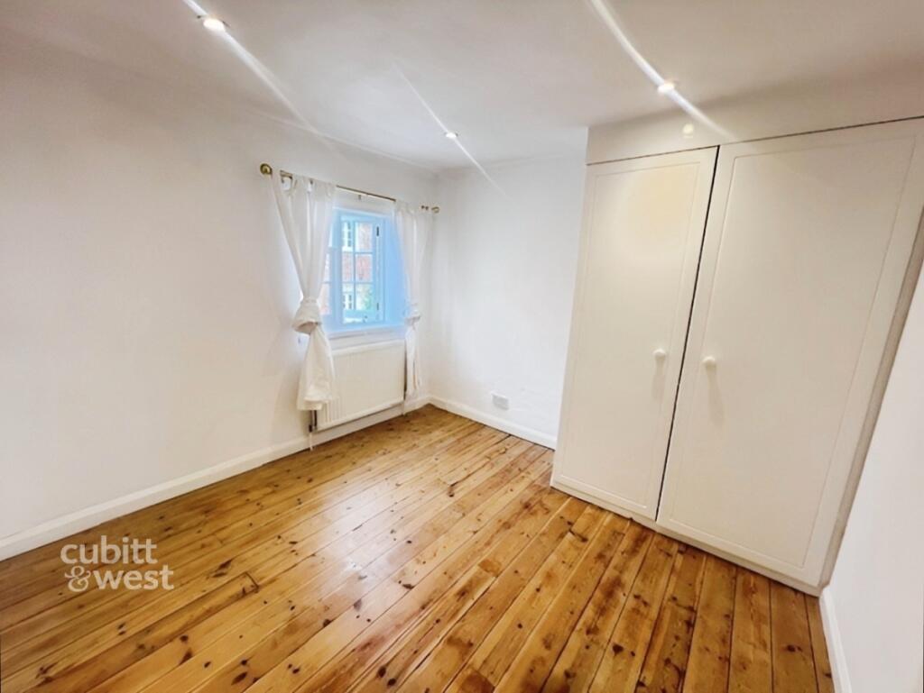 Additional image 13 of Bond Street Arundel BN18