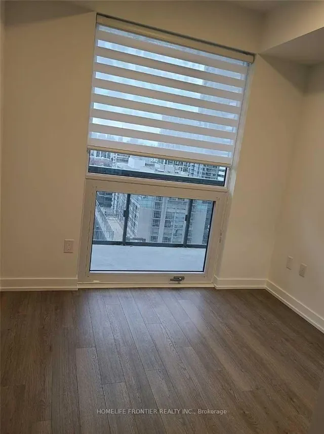 Additional image 11 of 39 Roehampton Ave Unit 1603