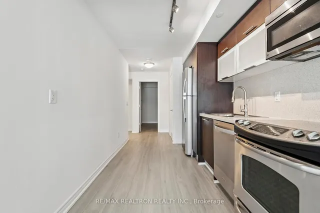 Additional image 23 of 386 Yonge St Unit 2201