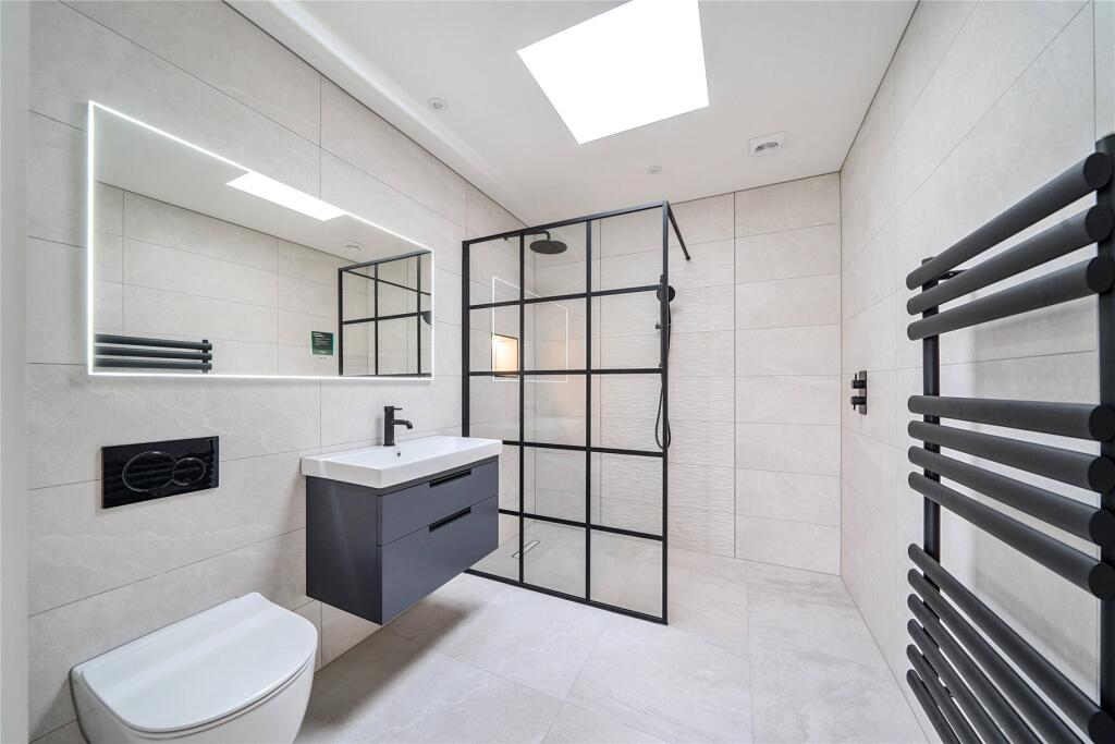 Additional image 15 of First Marine Avenue, Barton on Sea, New Milton, Hampshire, BH25