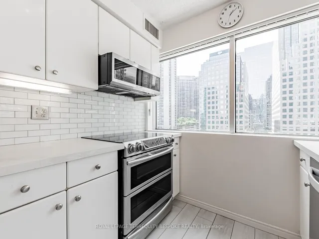 Additional image 9 of 10 Queens Quay Unit 811