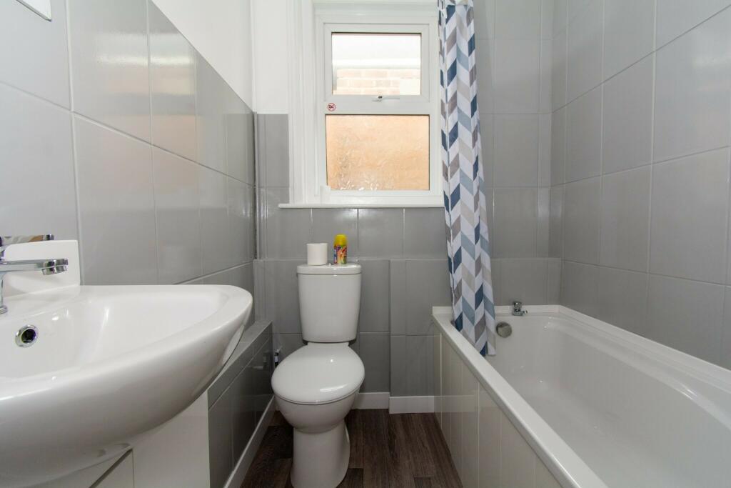 Additional image 7 of 4 DOUBLE Bed Student house on Hankinson Road