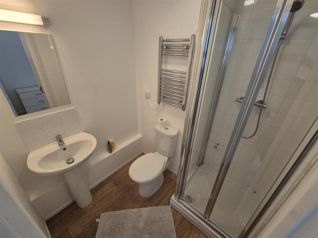 Additional image 3 of Self Contained Studio Flats, Bills Included!
