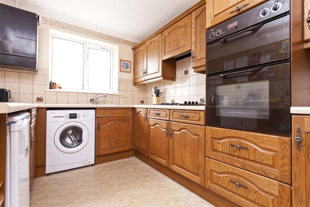 Additional image 2 of 6 bedroom Semi Detached Town House in Bournemouth