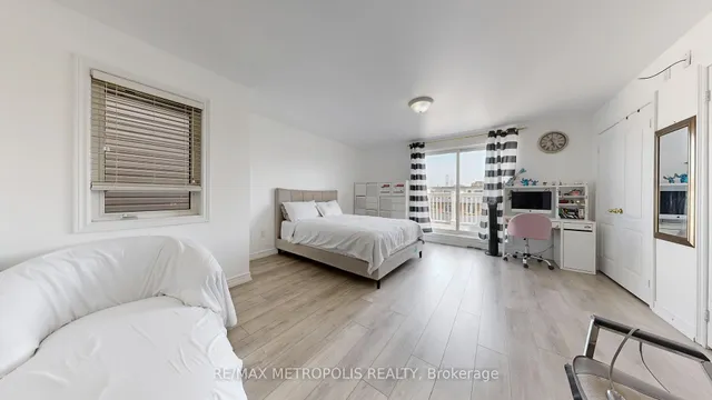 Additional image 27 of 301 Cook Rd