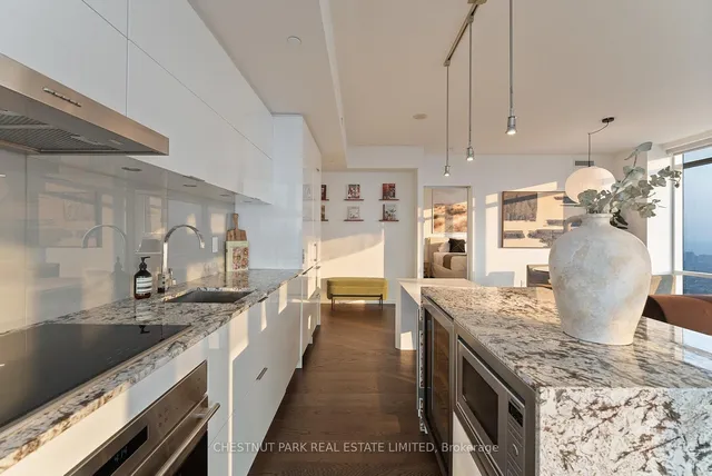 Additional image 13 of 1 Bloor St Unit 7006