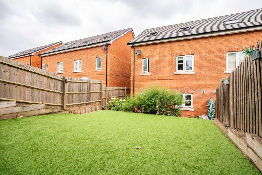 Additional image 19 of Neville Close, St. Albans, Hertfordshire, AL3