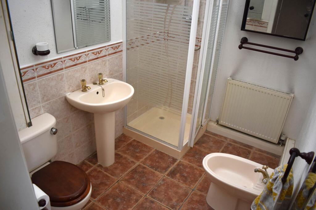 Additional image 25 of 4 or 5 Bedrooms - Riding Gate, Harwood