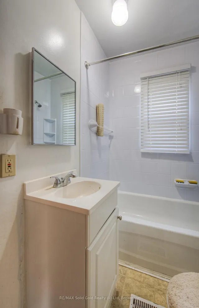 Additional image 25 of 48 Barbara Cres