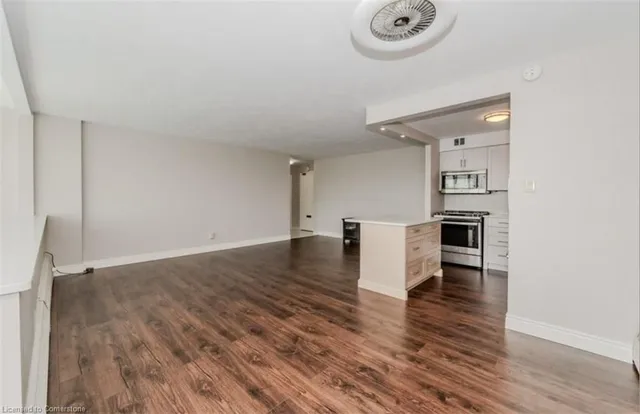 Additional image 9 of 24 Midland Dr Unit 303