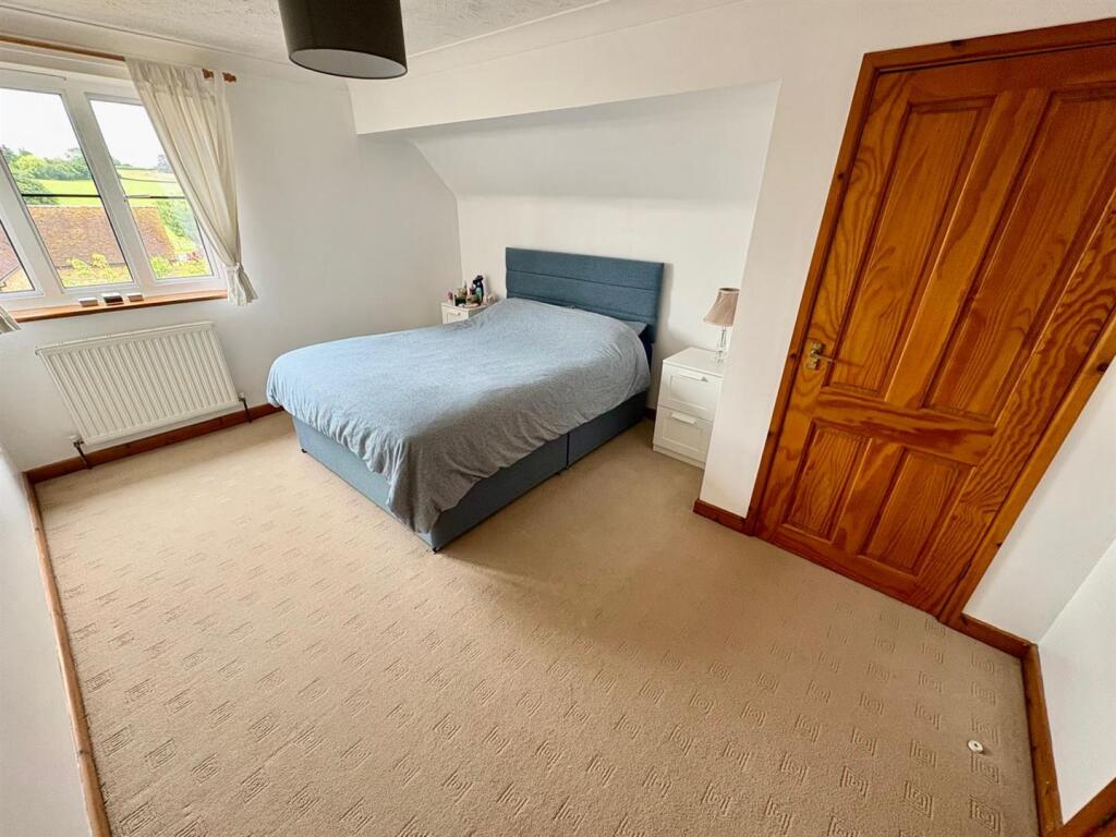 Additional image 10 of Horton