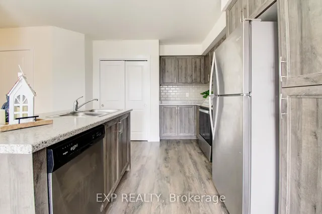 Additional image 36 of 150 ROCHEFORT St Unit E