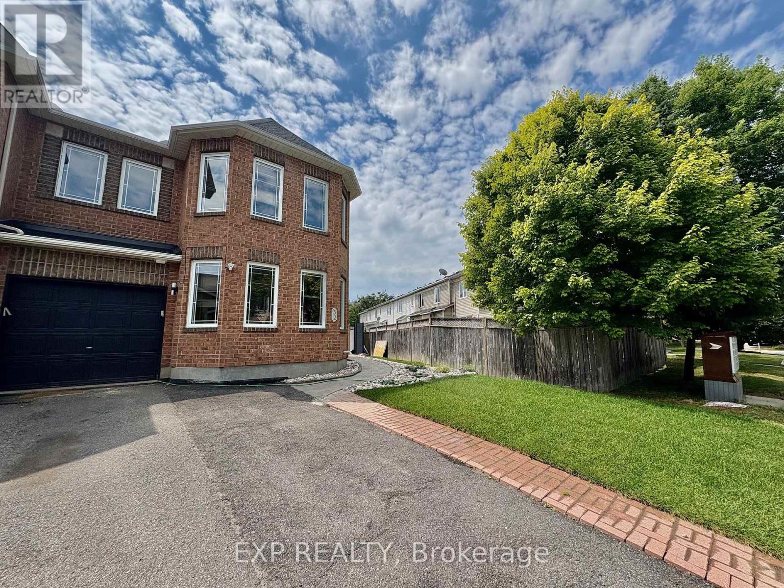 52 COLLINGTON STREET|Ottawa, Ontario K2G6X3
