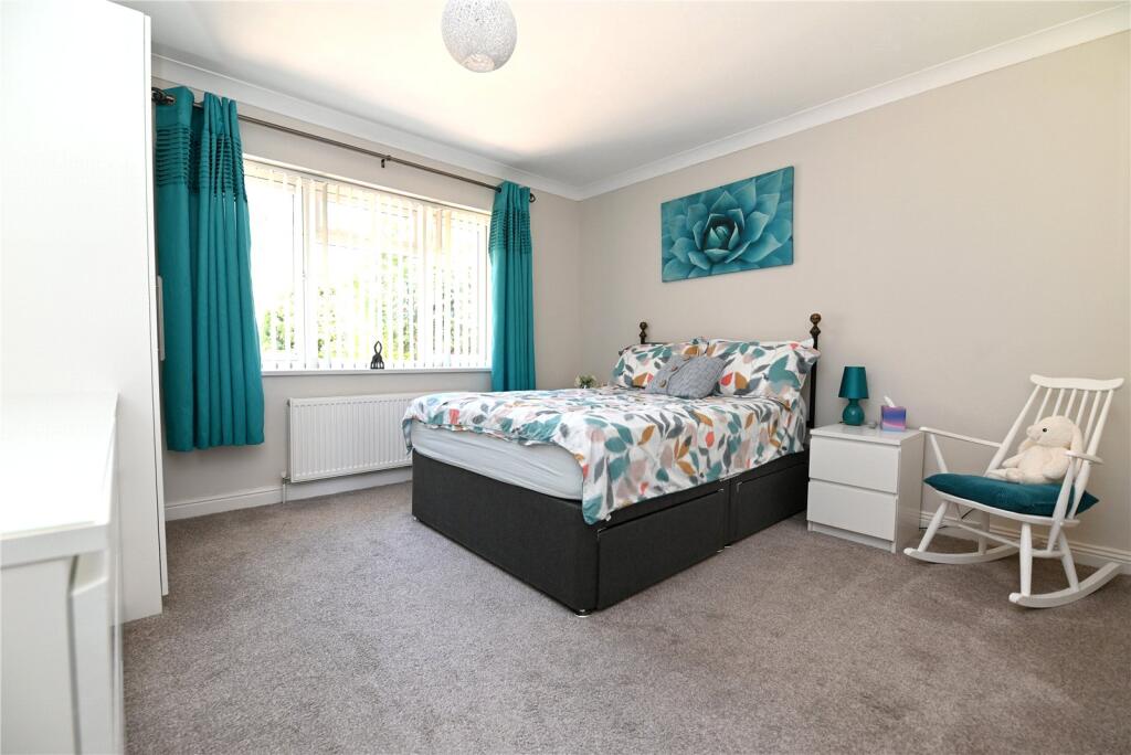 Additional image 9 of Solent Drive, Barton on Sea, New Milton, Hampshire, BH25