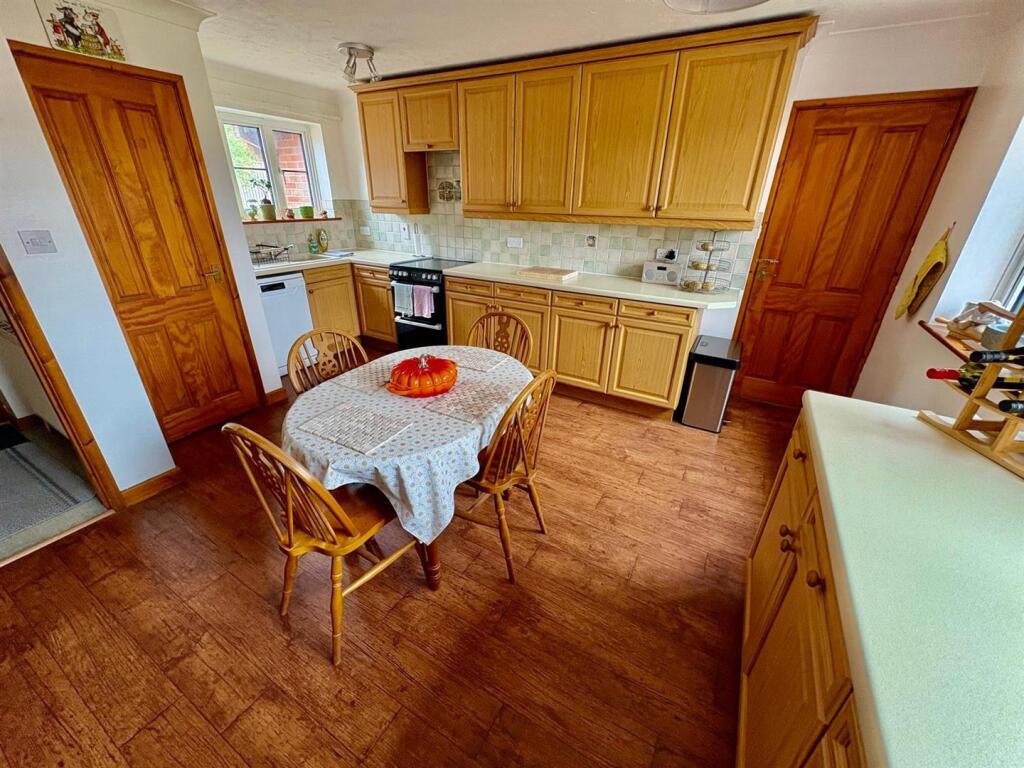 Additional image 7 of Horton