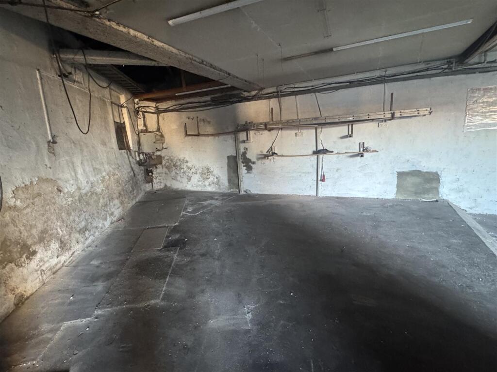 Additional image 14 of Farnham Road, Great Horton