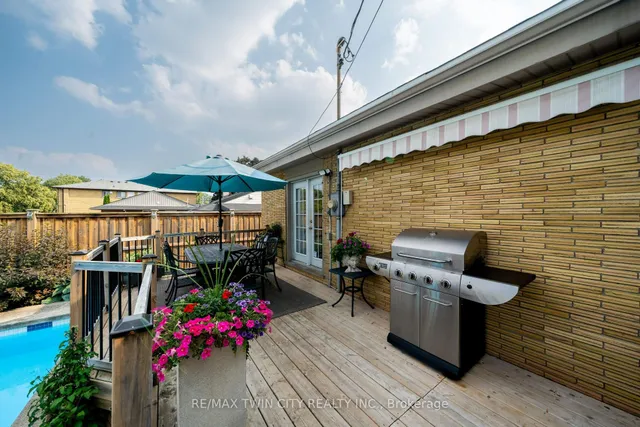 Additional image 38 of 135 Islington Ave