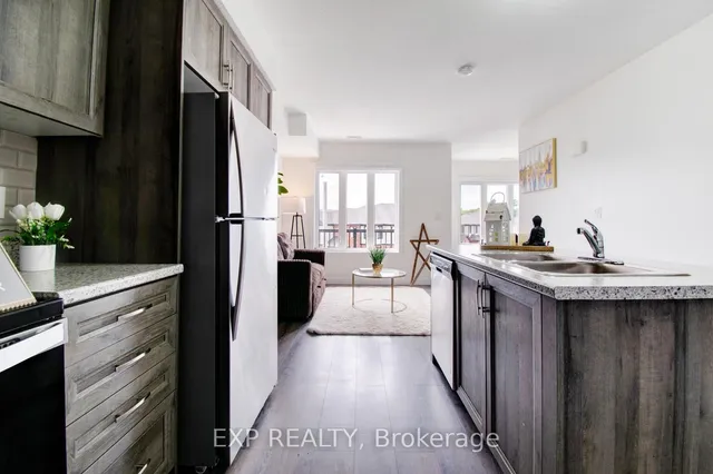 Additional image 34 of 150 ROCHEFORT St Unit E