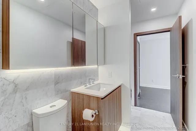 Additional image 8 of 19 Bathurst St Unit 902