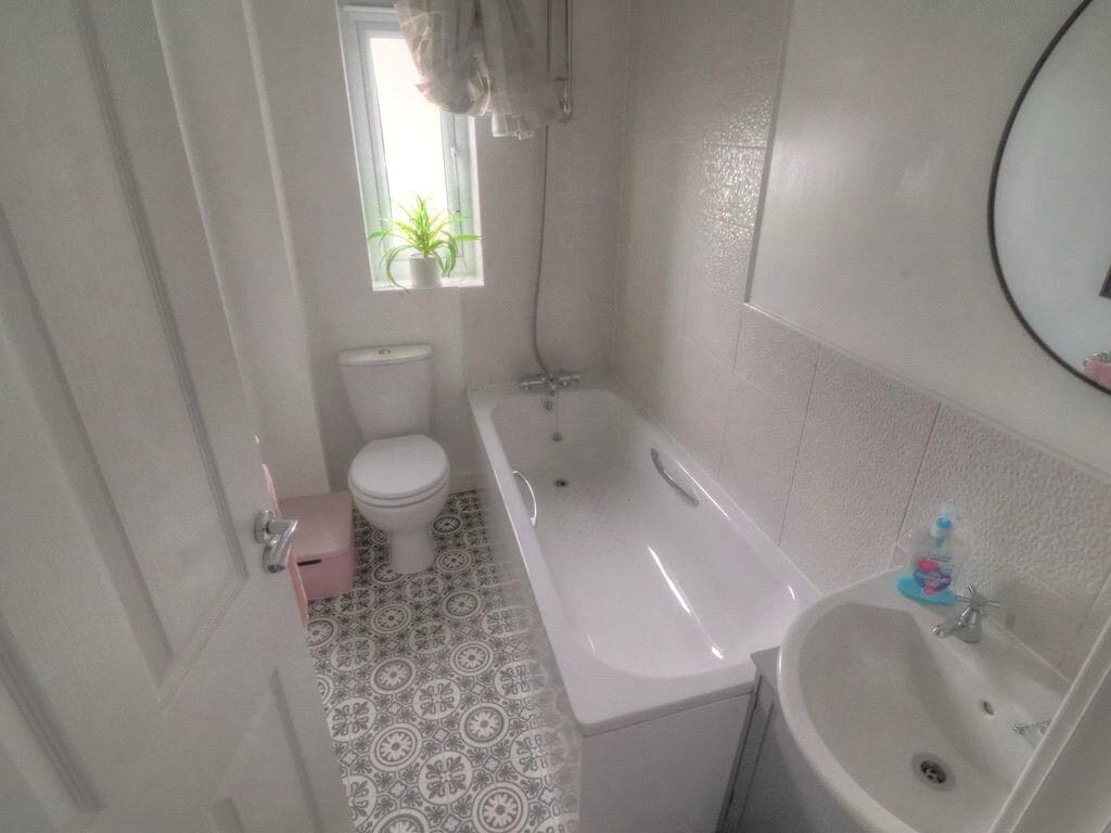 Additional image 7 of Fallowfield Walk, Bradford, West Yorkshire, BD4