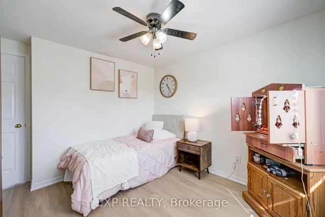 Additional image 25 of 3 Cotton Grass St