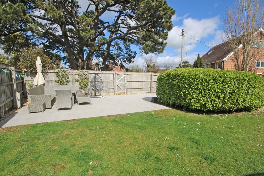 Additional image 15 of Barton Court Avenue, Barton on Sea, New Milton, Hampshire, BH25