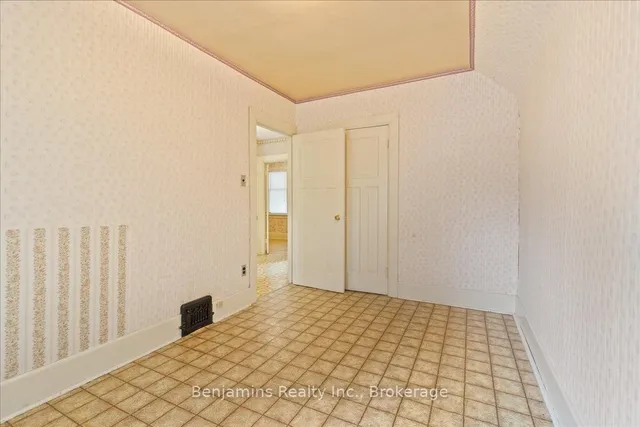 Additional image 24 of 64 Lancaster St