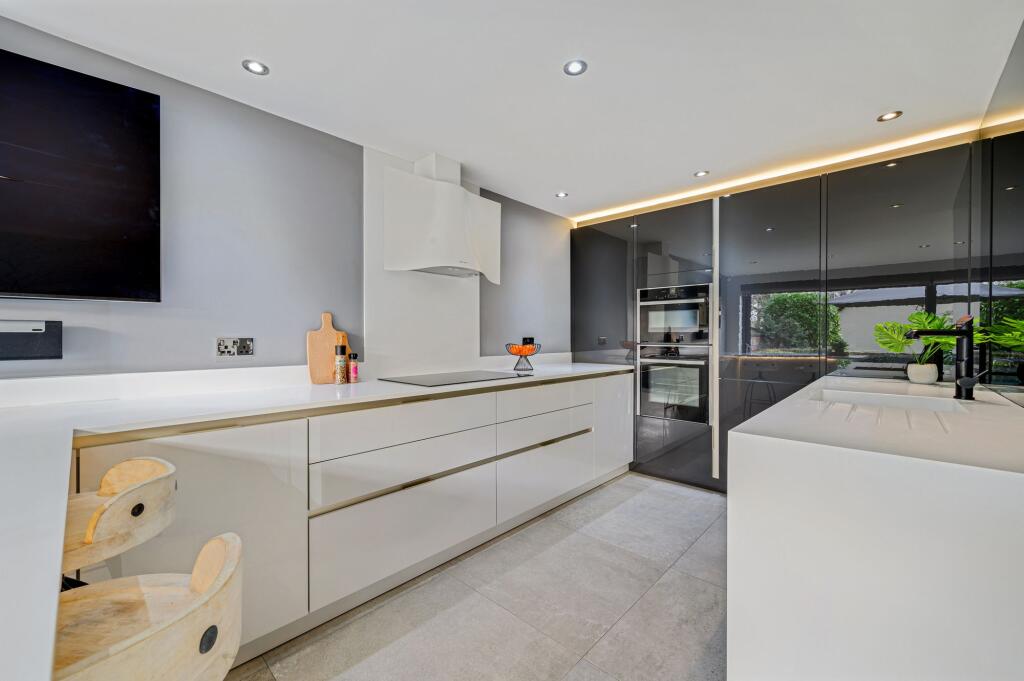 Additional image 9 of Greenmount Close, Heaton, BL1 5 – Exclusive Gated Home with a South-Facing Garden & Luxury Interiors