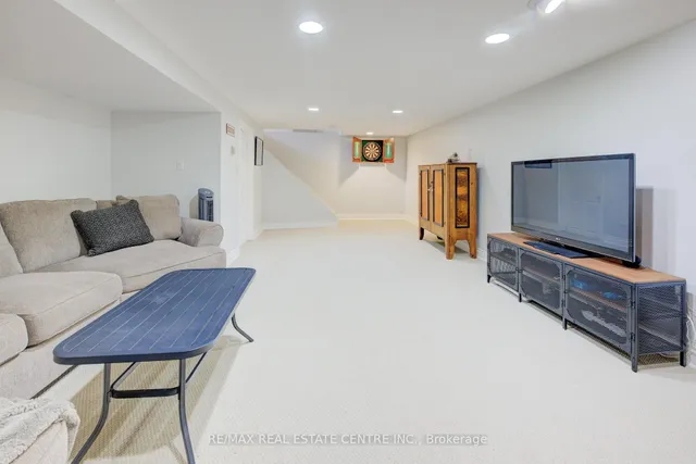 Additional image 40 of 96 Manor Dr