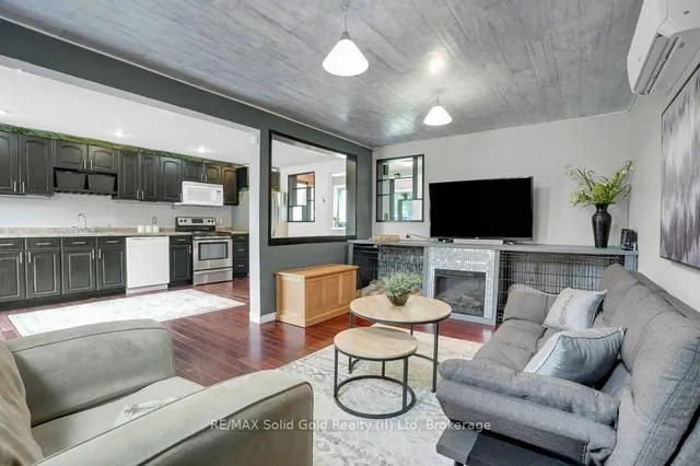 Additional image 9 of 18 Camrose Crt