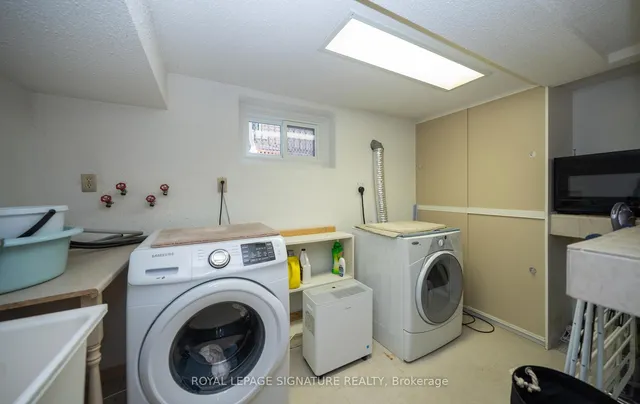 Additional image 33 of 2098 Pharmacy Ave