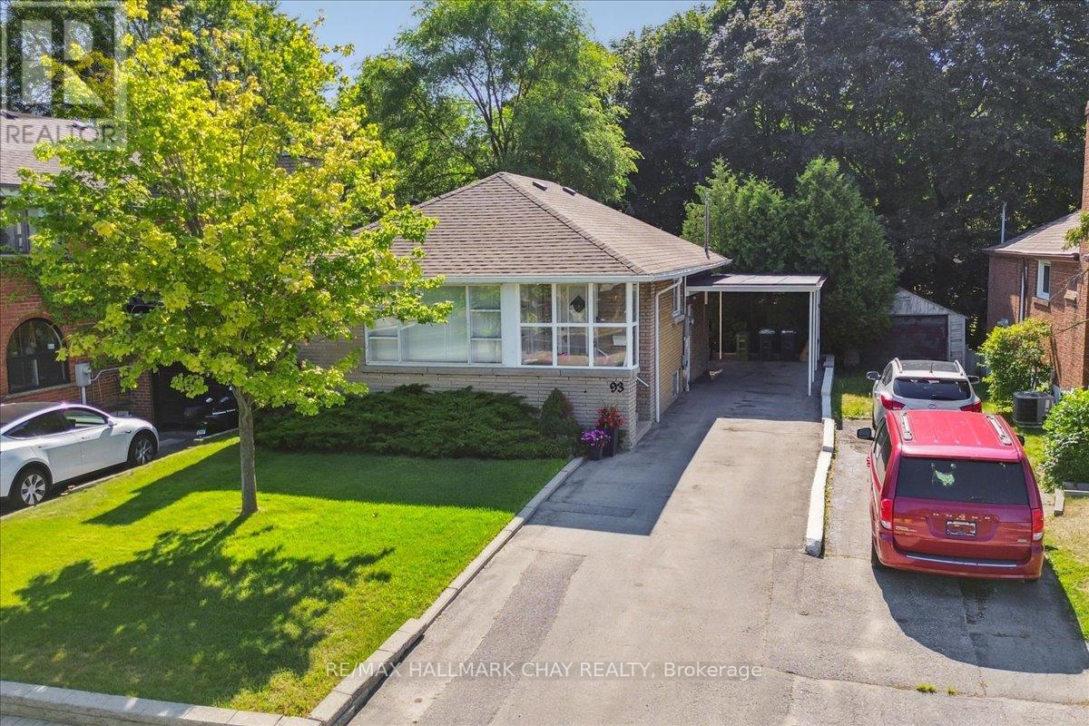 93 CLONMORE DRIVE|Toronto (Birchcliffe-Cliffside), Ontario M1N1X9