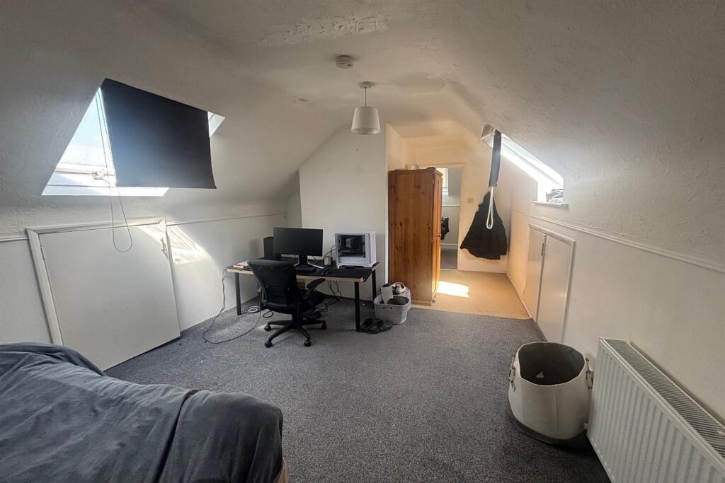 Additional image 8 of 5 bedroom Detached Chalet Bungalow in Wallisdown