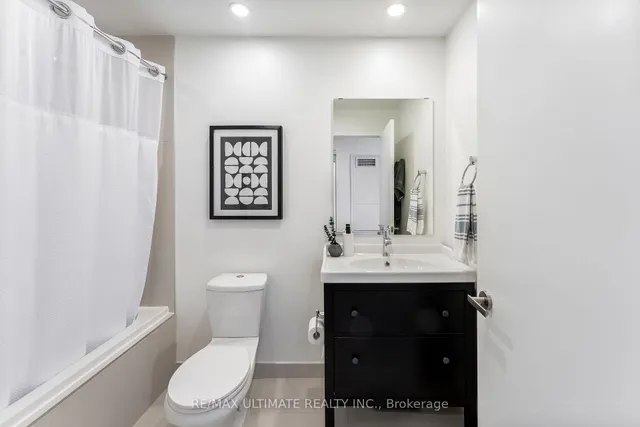 Additional image 23 of 170 sumach St Unit 1404