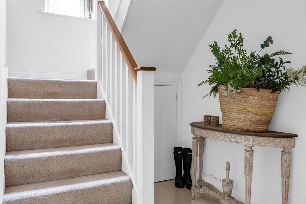 Additional image 5 of Wendover Drive, Welwyn