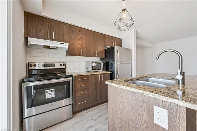 Additional image 8 of 1989 Ottawa St Unit 21B