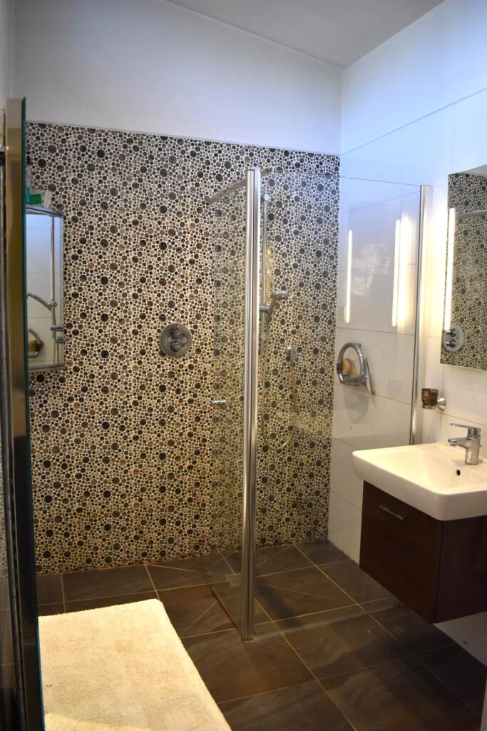 Additional image 30 of 4 or 5 Bedrooms - Riding Gate, Harwood