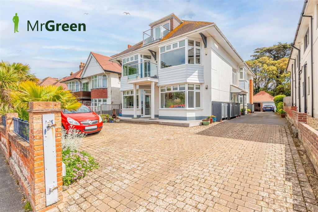19 Woodland Avenue, Bournemouth, BH5 2DJ