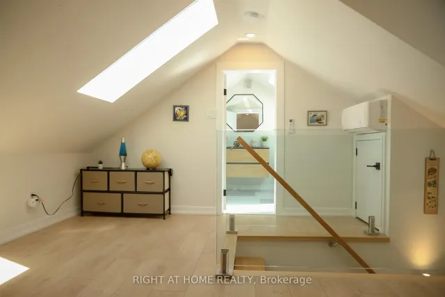 Additional image 36 of 377 Lansdowne Ave