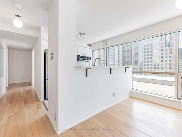 Additional image 16 of 10 Queens Quay Unit 811