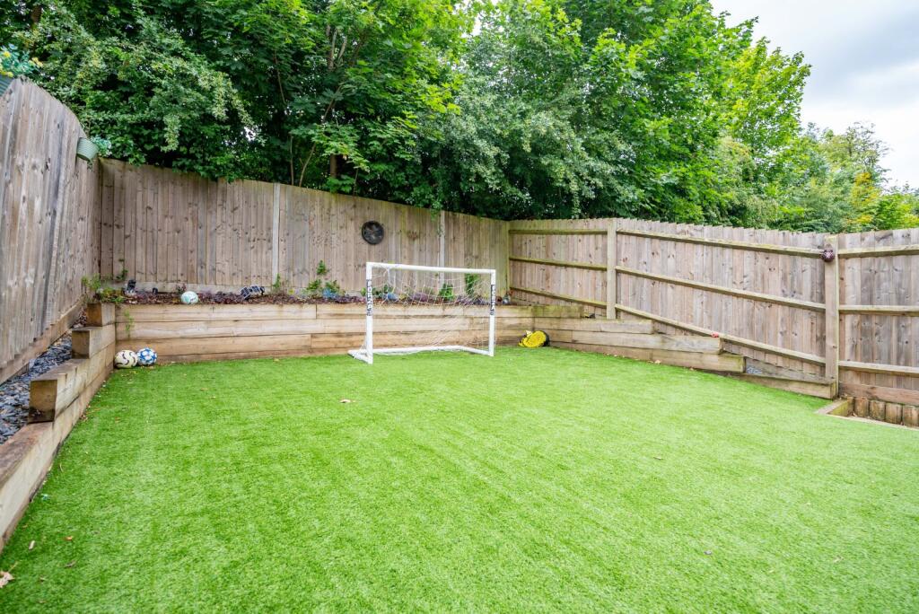 Additional image 18 of Neville Close, St. Albans, Hertfordshire, AL3