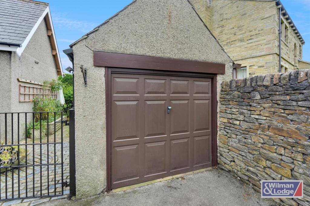 Additional image 34 of Green Lane, Glusburn