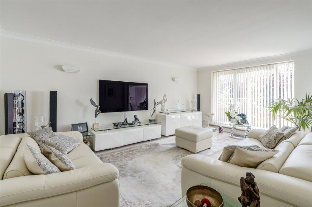 Additional image 12 of Grand Avenue, Worthing, West Sussex, BN11